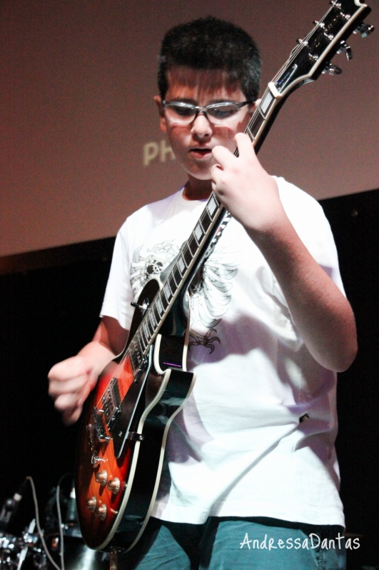 Aula de Guitarra Profissional em Santana - Escola de Guitarra SP