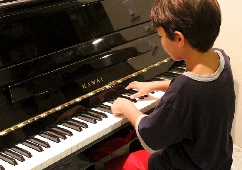 Aulas de Piano Infantil Preço Tremembé - Escola de Piano Infantil