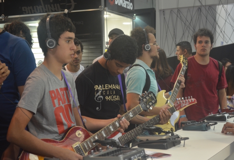 Escola para Aula Guitarra Onde Achar no Mandaqui - Aula de Guitarra no Carandiru