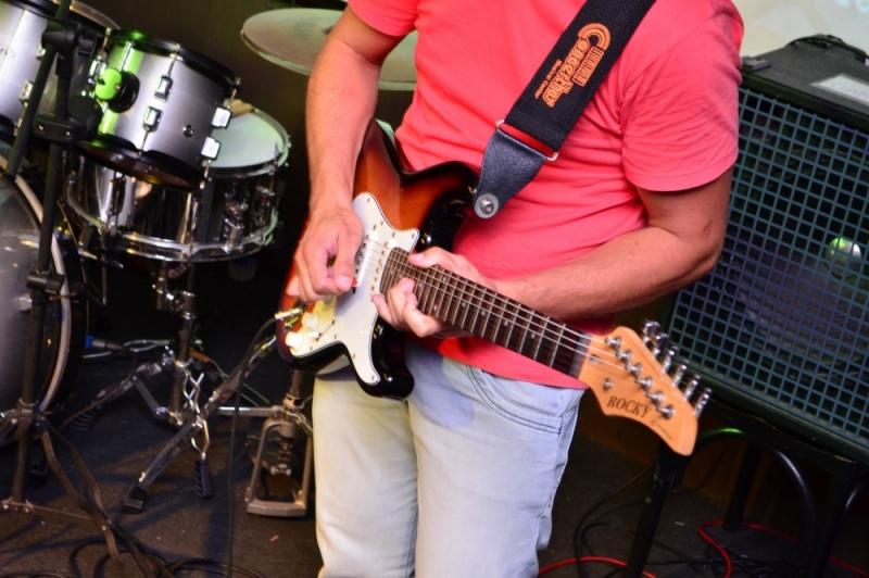 Escola para Dar Aula de Guitarra Profissional no Jardim São Paulo - Quanto Custa Aula de Guitarra