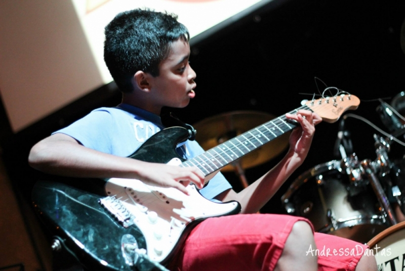 Onde Encontrar uma Escola para Dar Aula de Guitarra Profissional em Brasilândia - Quanto Custa Aula de Guitarra