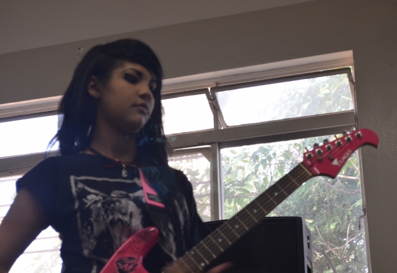 Preço de uma Escola para Aula Guitarra no Jardim São Paulo - Aula de Guitarra no Carandiru